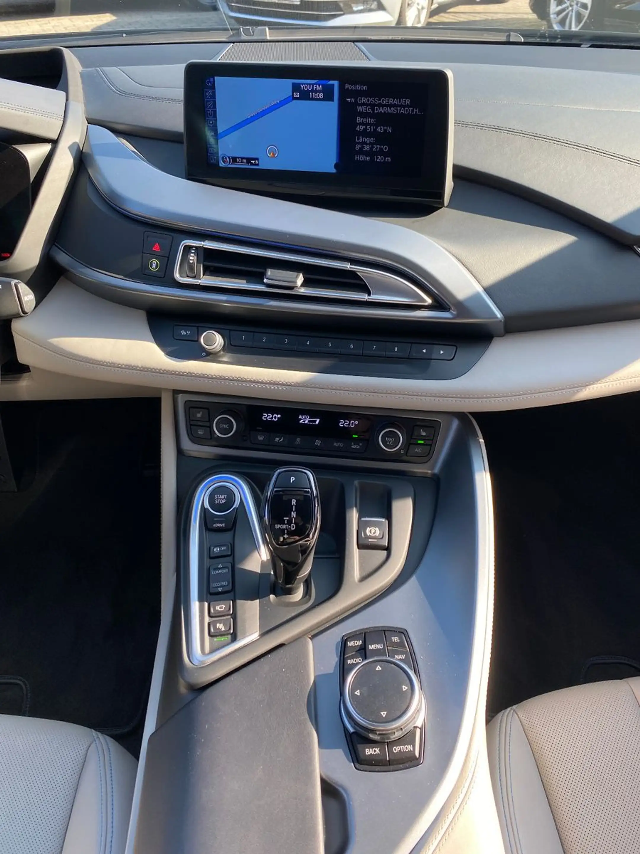 BMW i8 Coupe Pure Impulse Harman-Kardon/HuD/360°/LED — photo 9