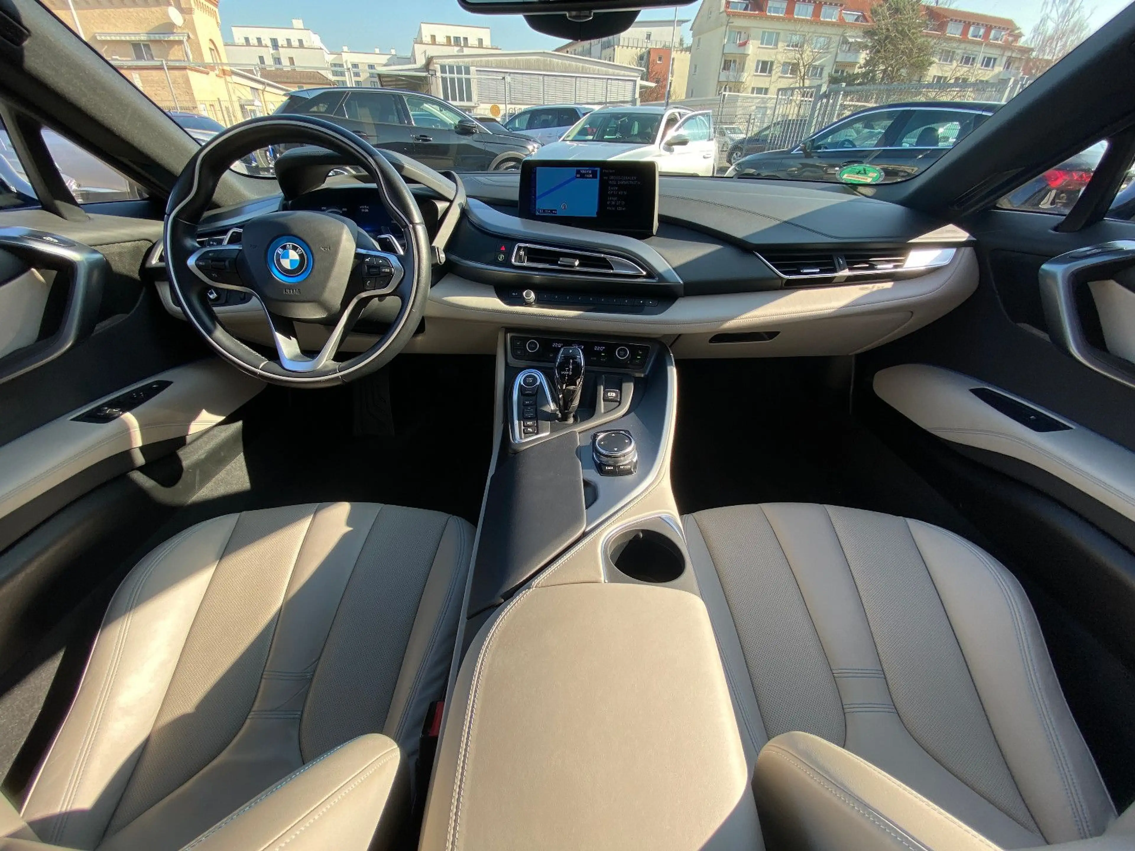 BMW i8 Coupe Pure Impulse Harman-Kardon/HuD/360°/LED — photo 11