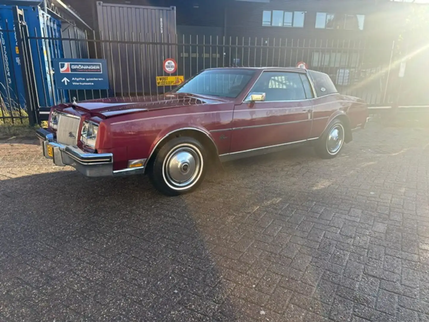 Buick Riviera Riviera undefined Rot - 1