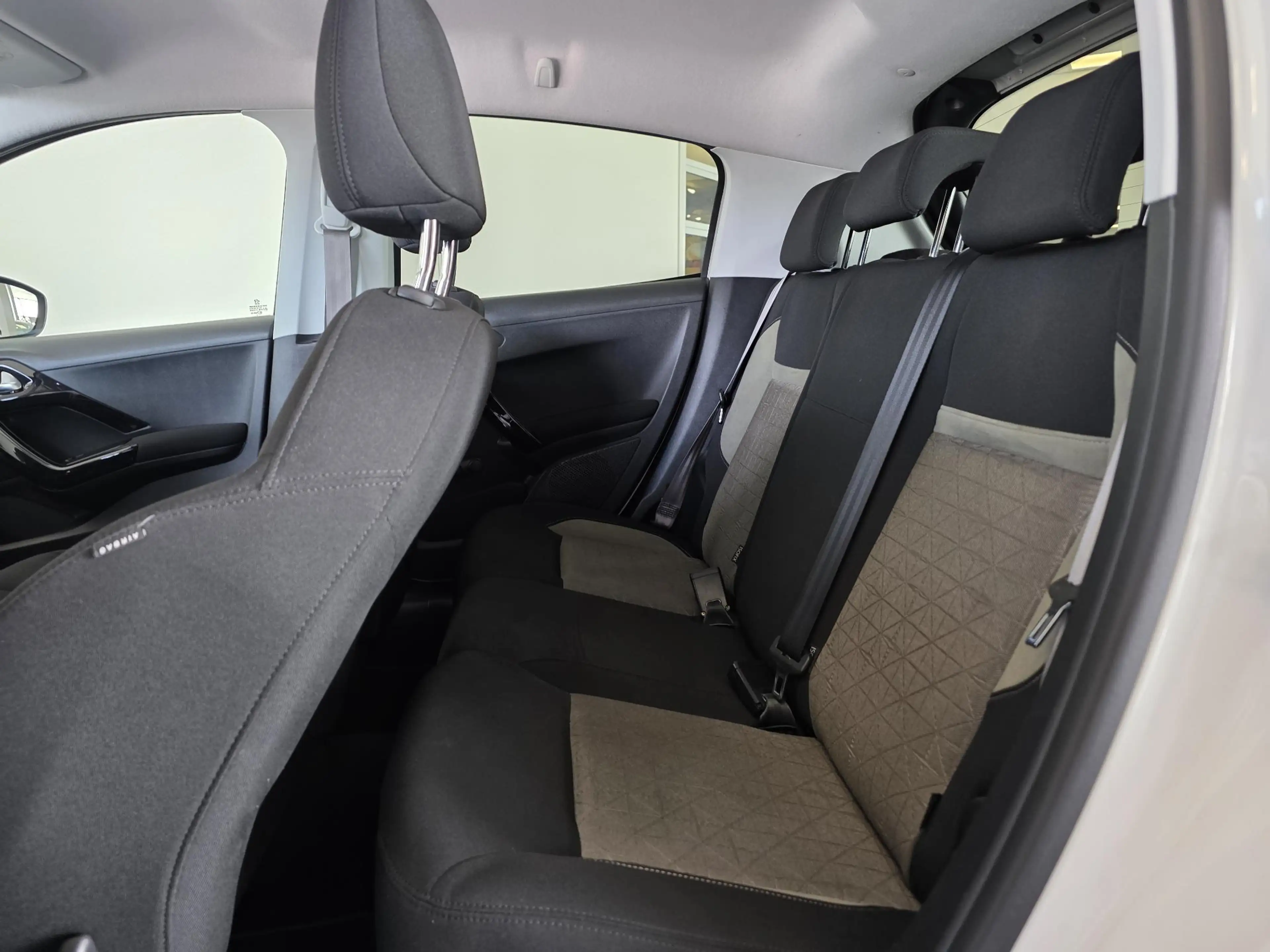 Peugeot 208 1.2 VTi Oxygo | NL-Auto | 100% Dlr onderhouden | L — photo 11