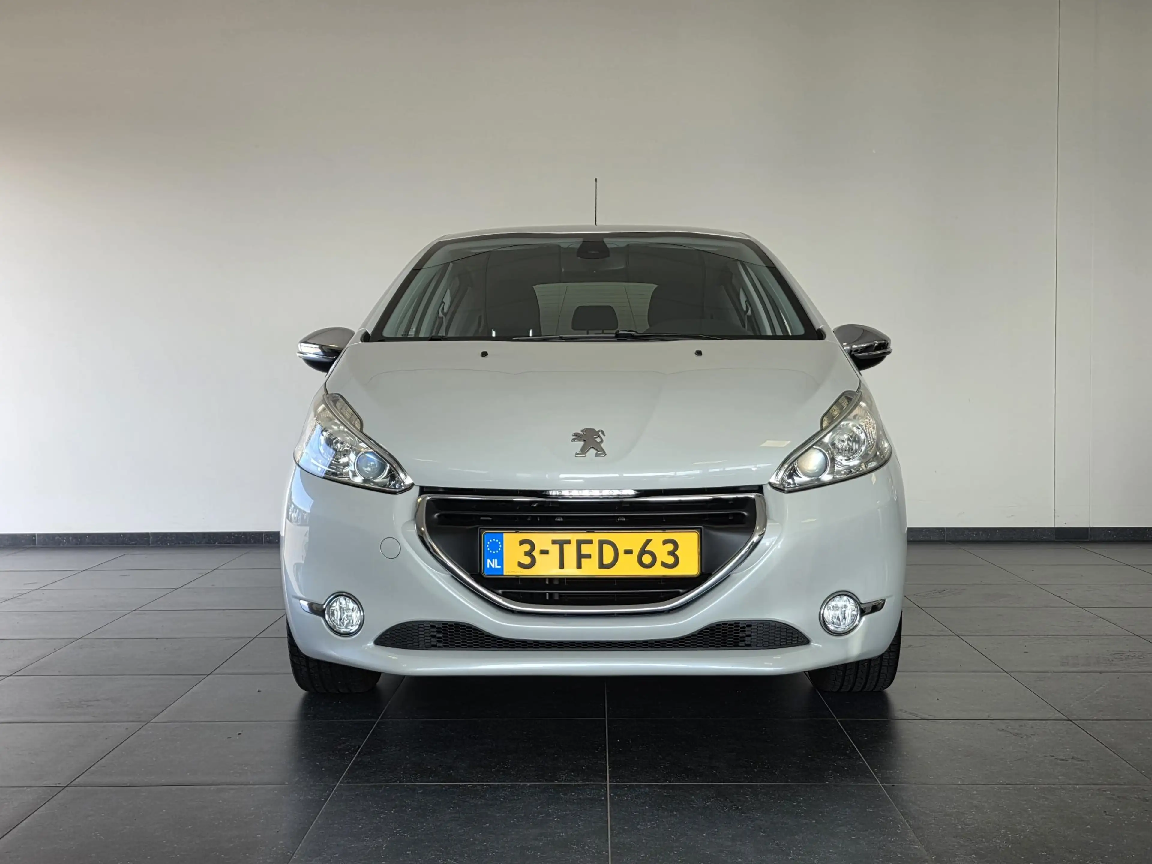 Peugeot 208 1.2 VTi Oxygo | NL-Auto | 100% Dlr onderhouden | L — photo 2