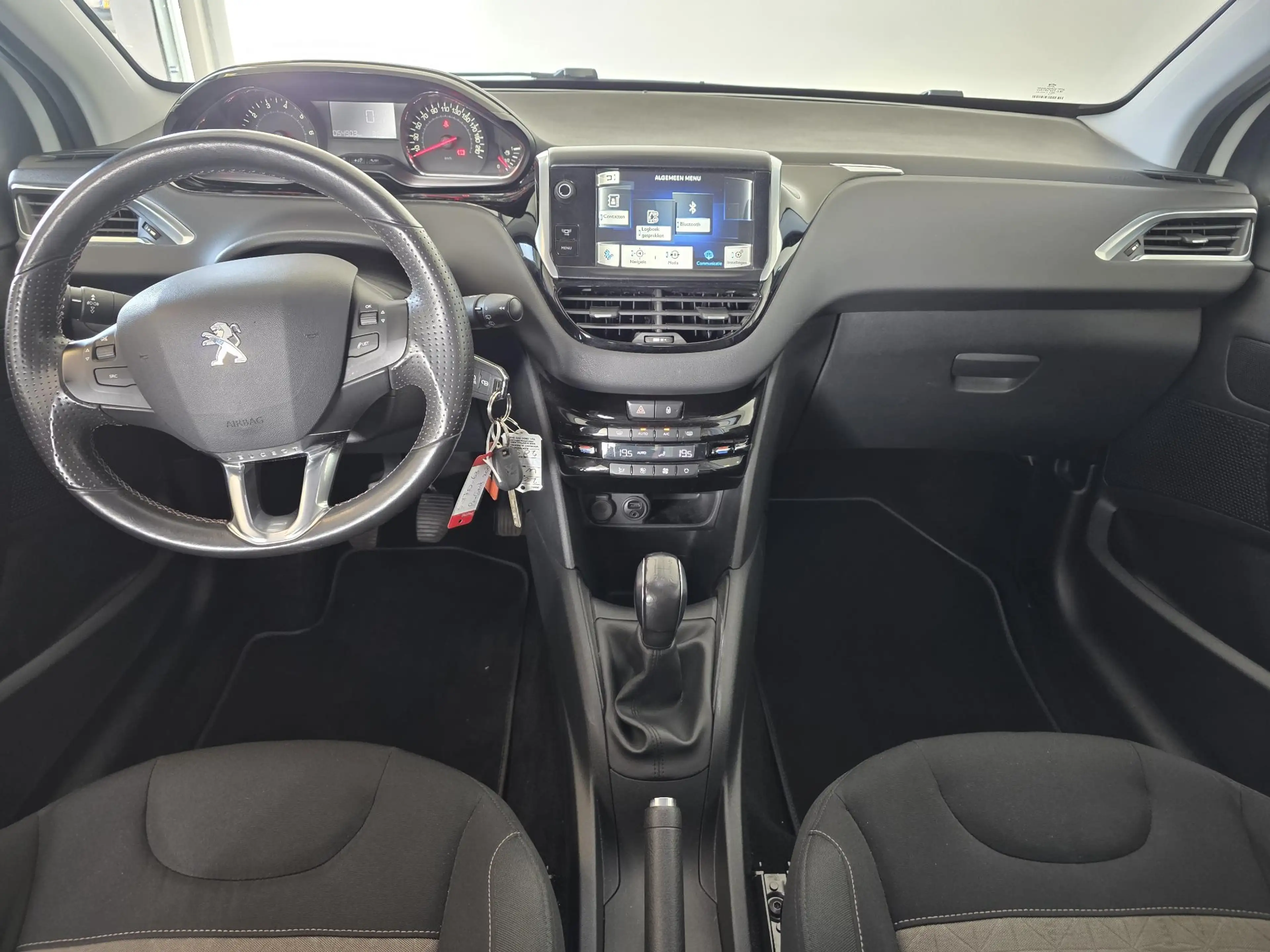 Peugeot 208 1.2 VTi Oxygo | NL-Auto | 100% Dlr onderhouden | L — photo 6