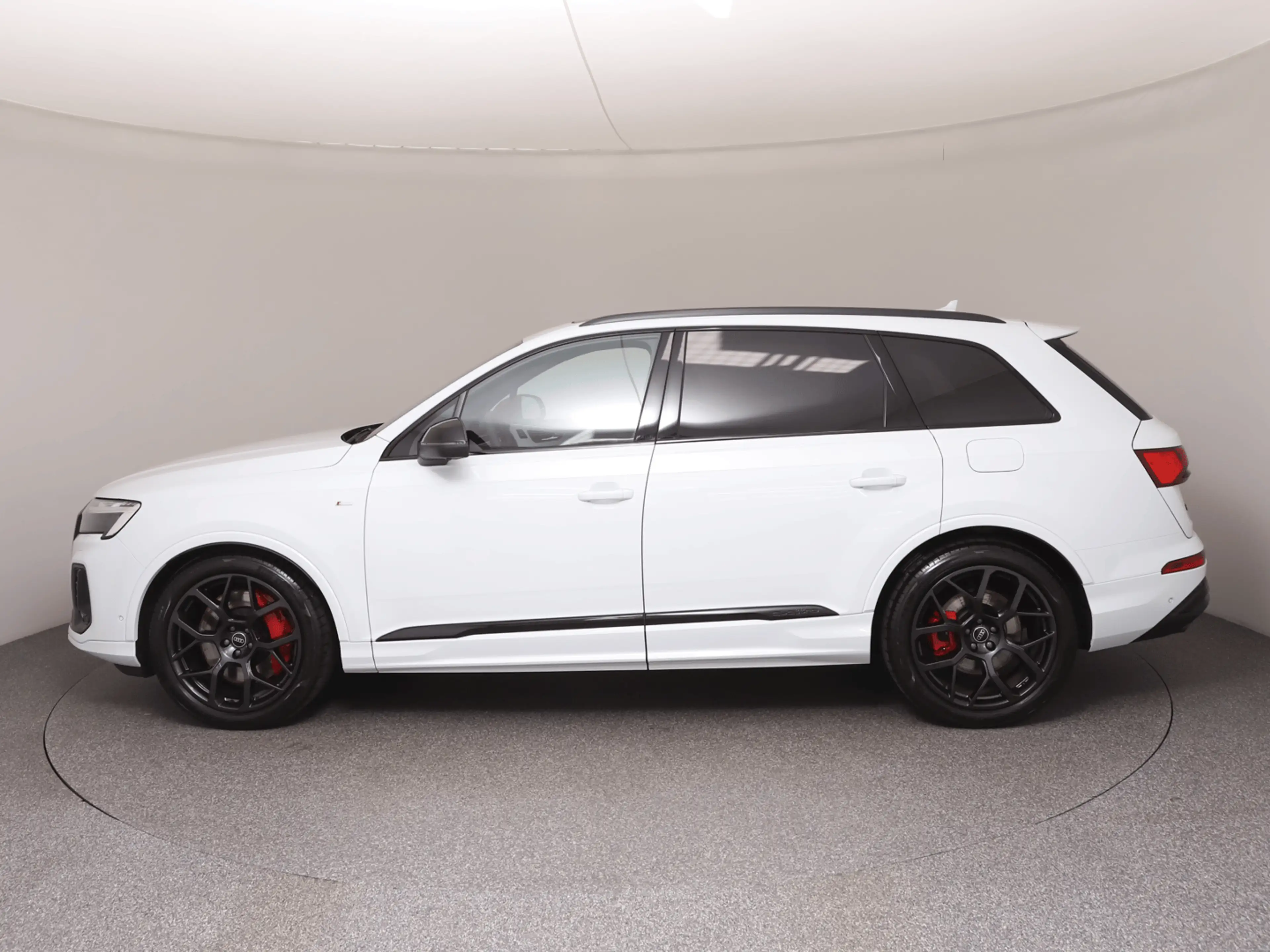 Audi Q7 60 TFSI e quattro 360 kW — photo 38