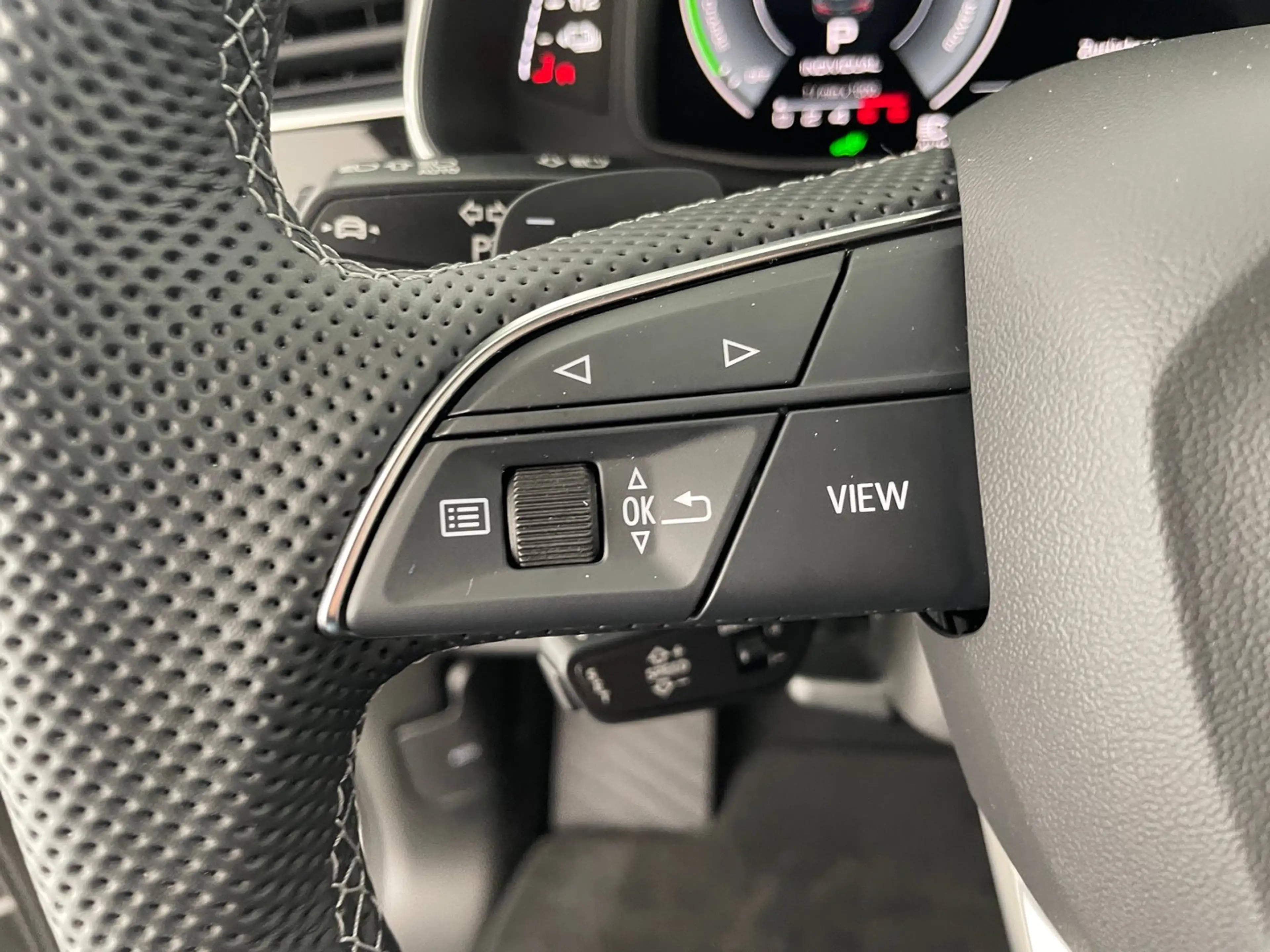 Audi Q7 60 TFSI e quattro 360 kW — photo 17