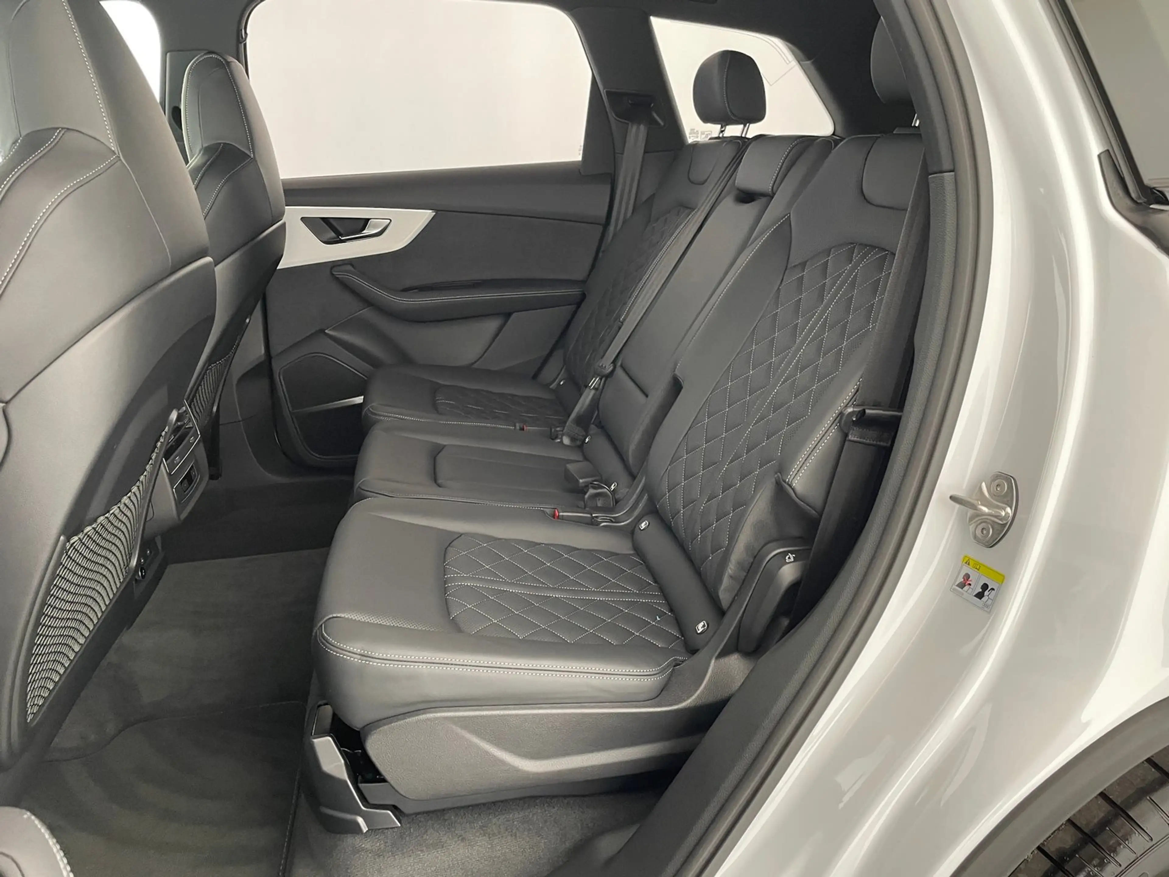 Audi Q7 60 TFSI e quattro 360 kW — photo 31