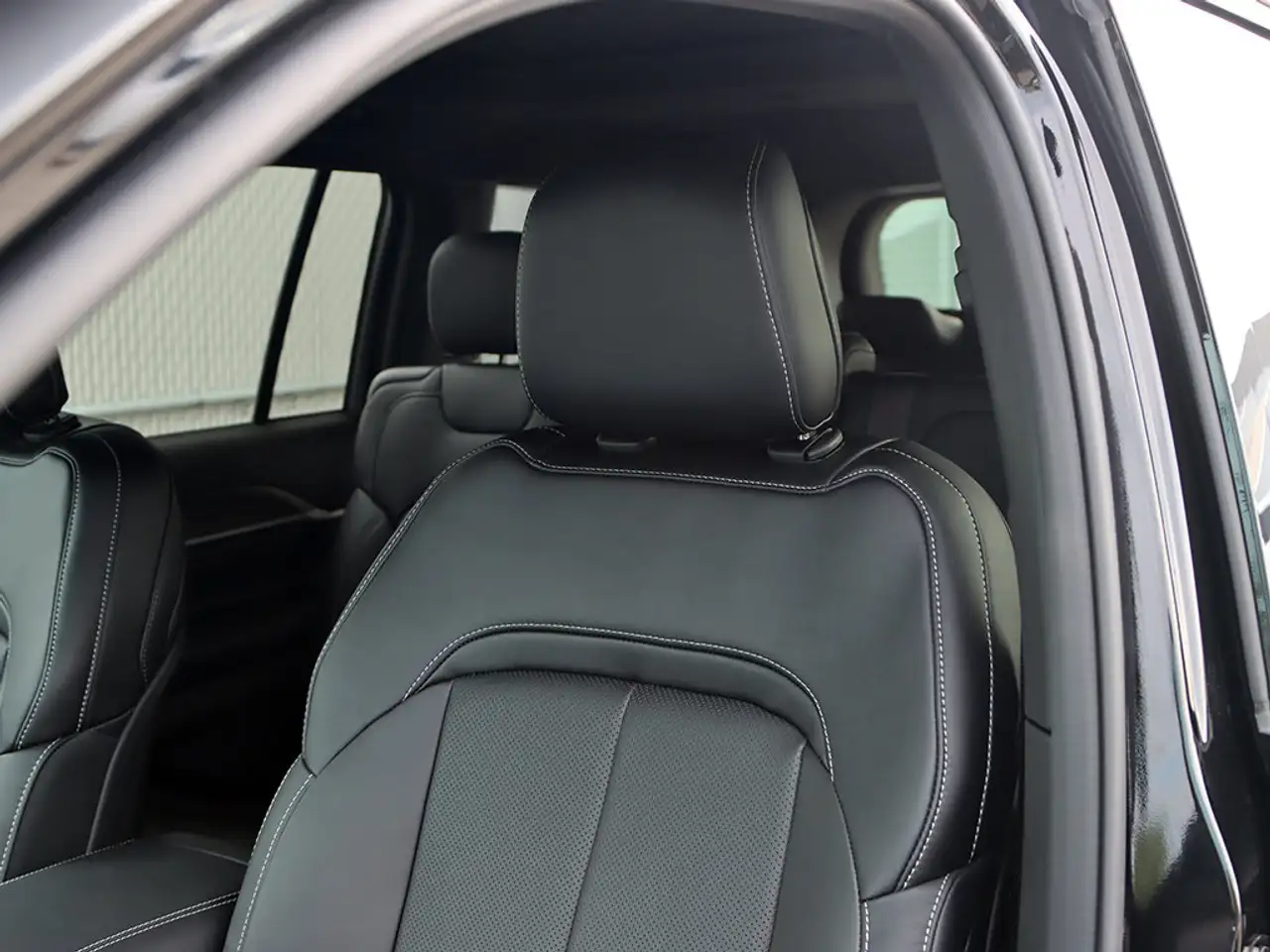 Jeep Grand Cherokee photo Jeep Grand Cherokee