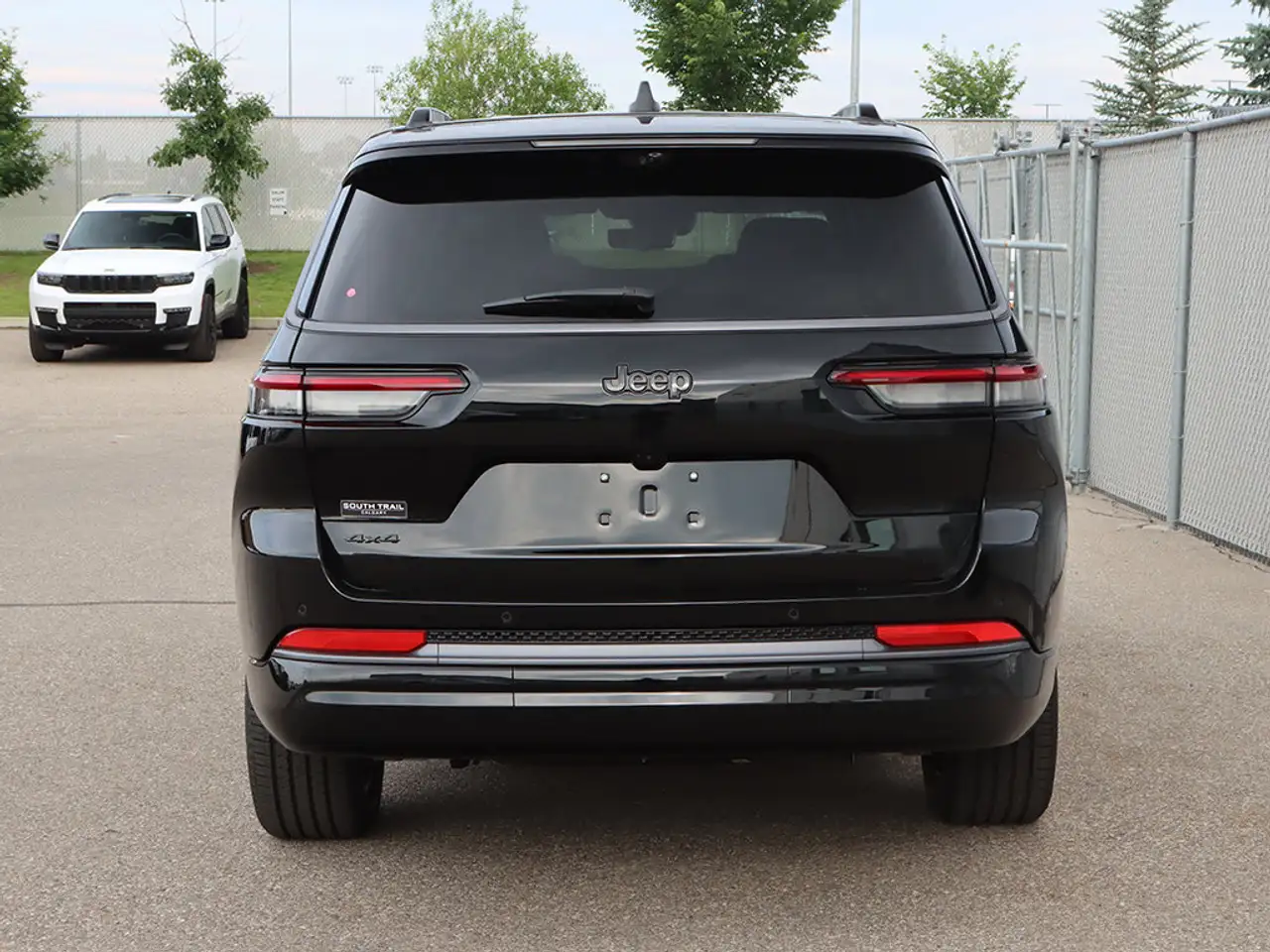 Jeep Grand Cherokee photo Jeep Grand Cherokee