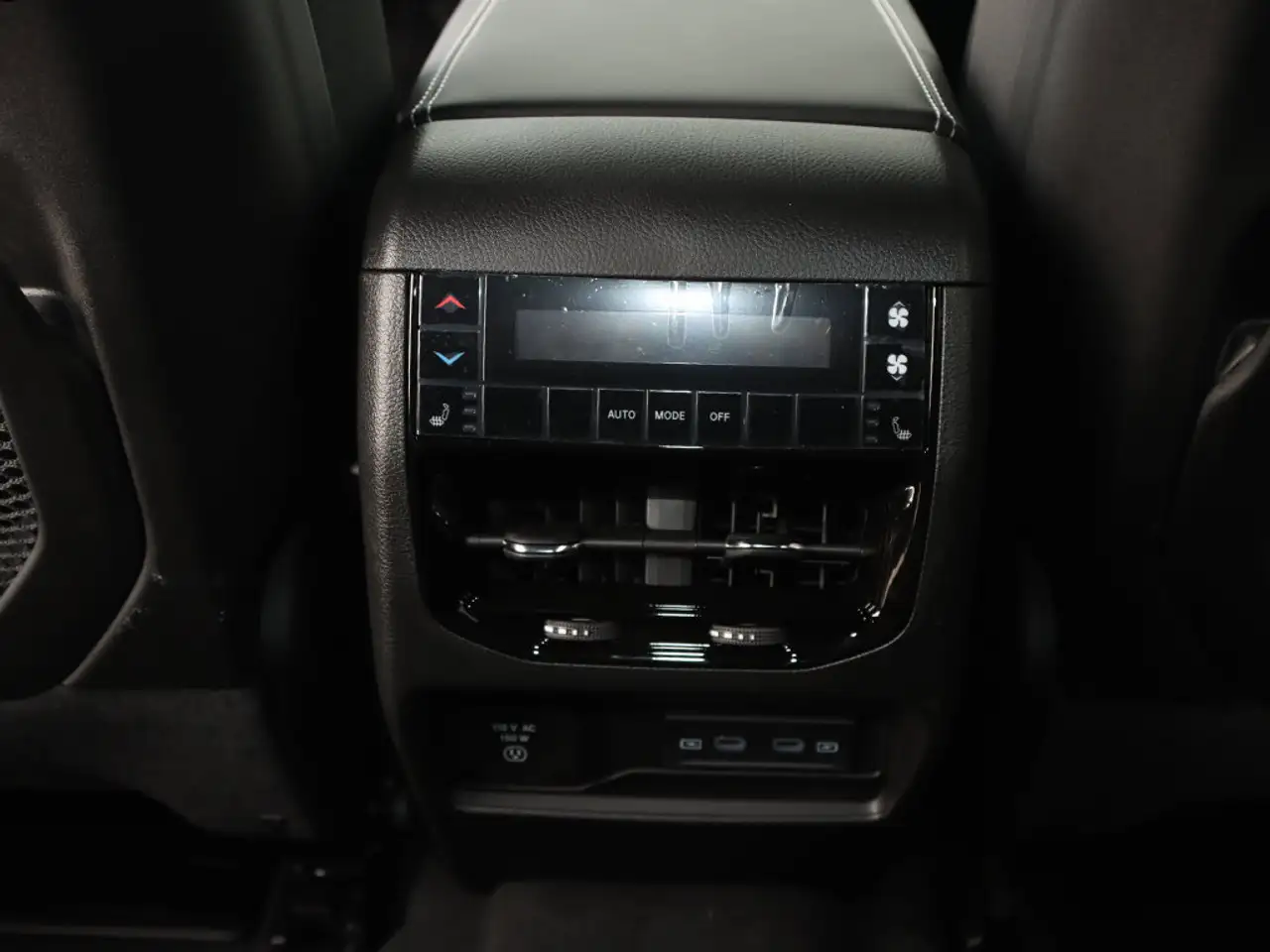 Jeep Grand Cherokee photo Jeep Grand Cherokee