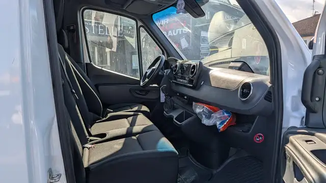 Mercedes-Benz Sprinter view 10