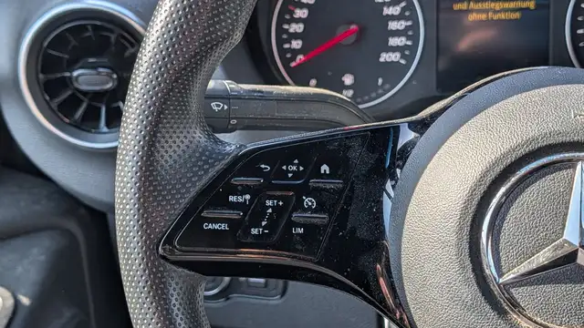 Mercedes-Benz Sprinter view 12