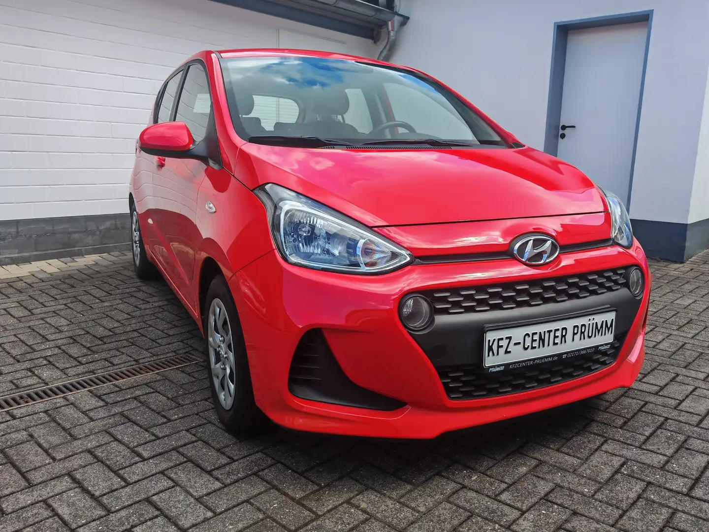 Hyundai i10 1.0 SHZG/KLIMA/beheizb. Lenkrad/AHK/Garantie Rot - 1