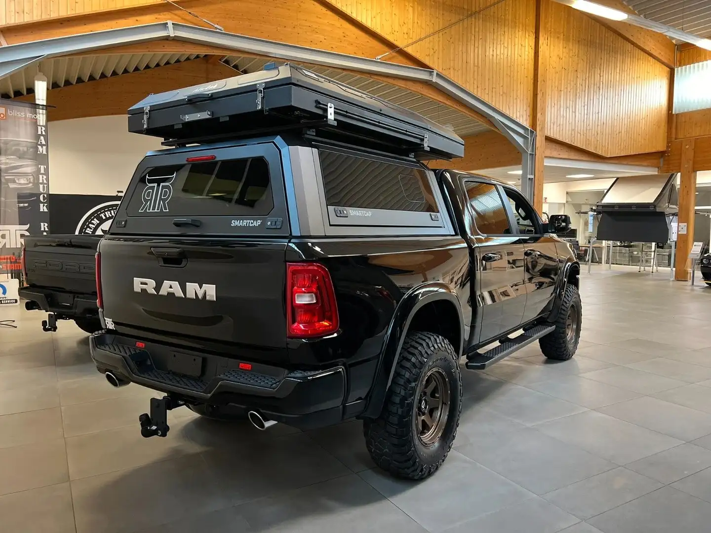 Dodge RAM 1500 Laramie Sport 3.0L RTR Umbau Schwarz - 2