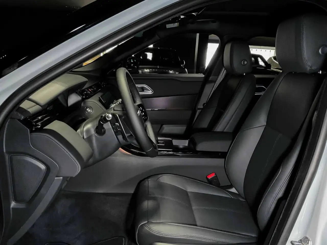 Land Rover Range Rover Velar снимка Land Rover Range Rover Velar