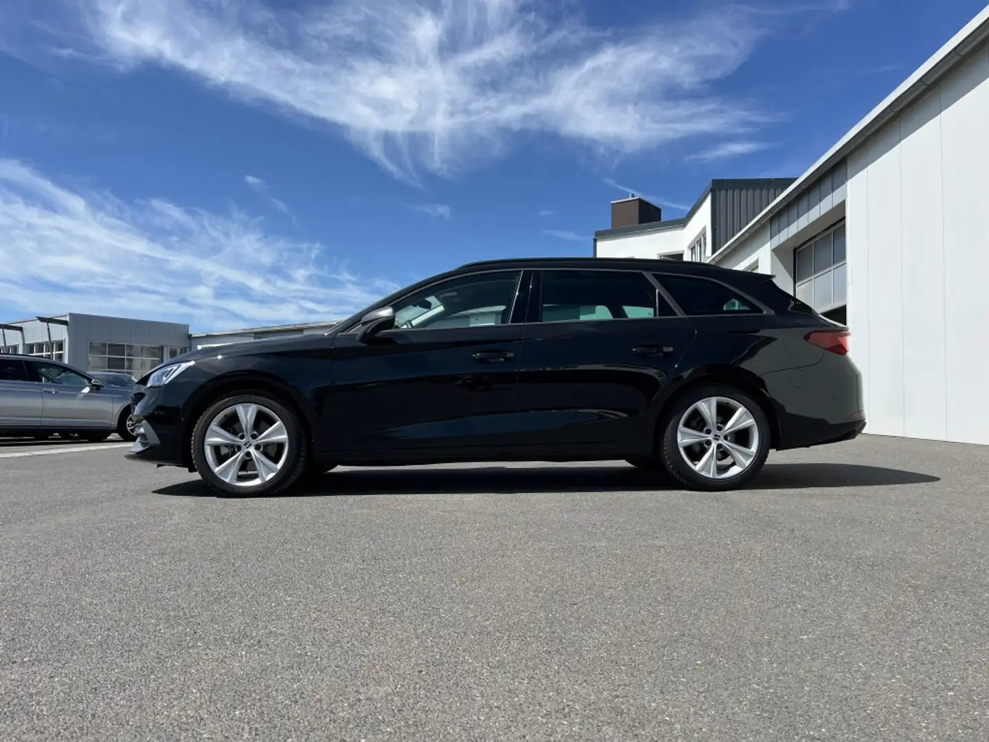 SEAT Leon SP 2.0 TDI DSG FR-Line 181€ m. 20% Anzahlung Dig Schwarz - 2