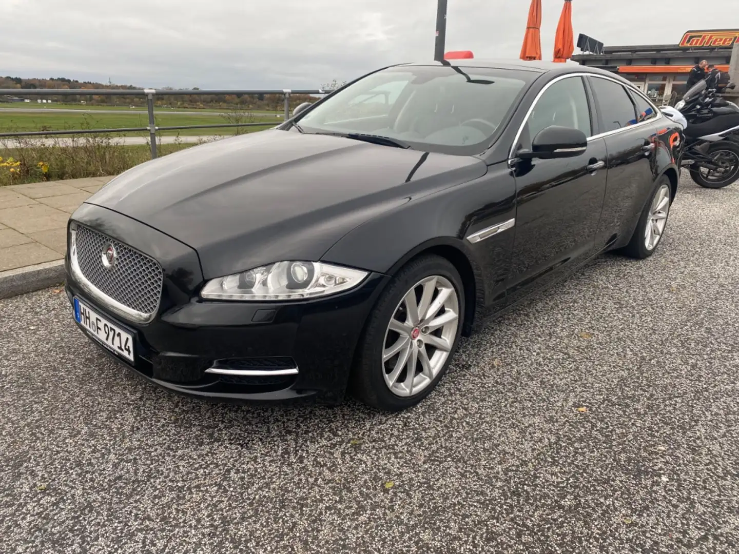 Jaguar XJ Premium Luxury Vollausstattung Schwarz - 1