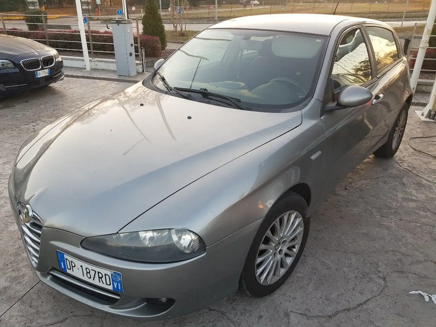 Alfa Romeo 147 1.6 16V TS (105)5 porte Progression Plateado - 1