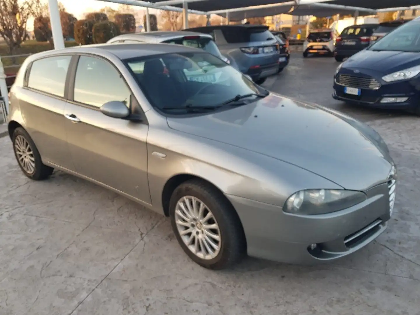 Alfa Romeo 147 1.6 16V TS (105)5 porte Progression Plateado - 2