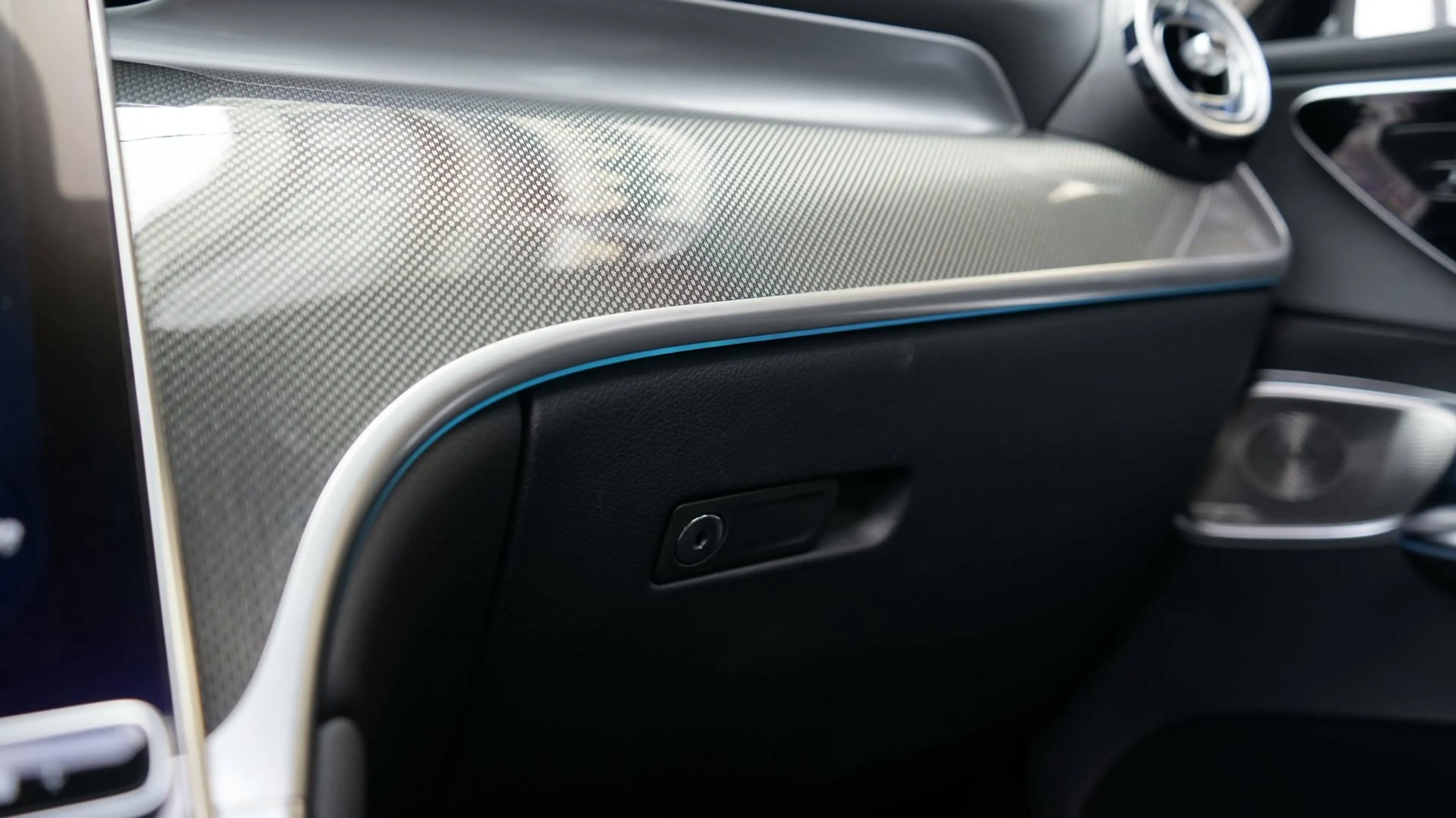 Mercedes-Benz GLC 400 400e 4MATIC AMG -360 CAMERA-ACC-AMBIANCE-BURMESTER — photo 33