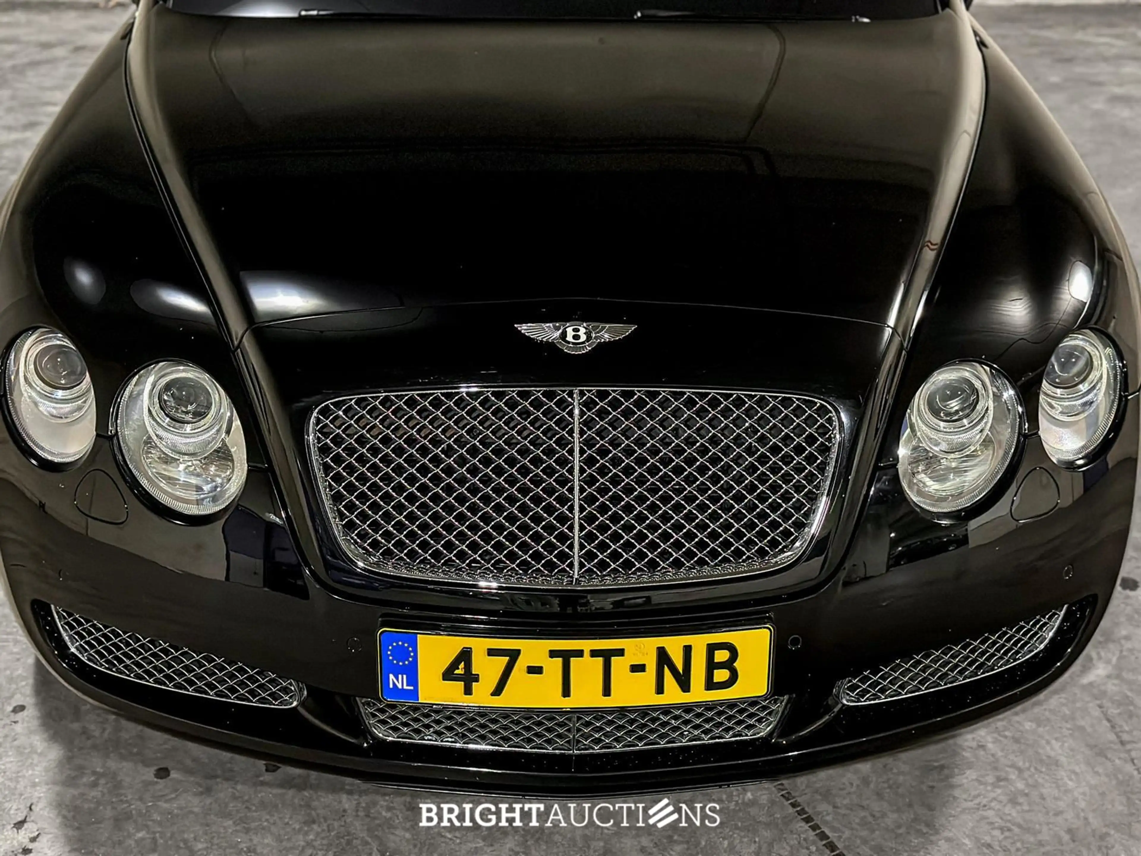 Bentley Continental GTC 6.0 W12 — photo 11