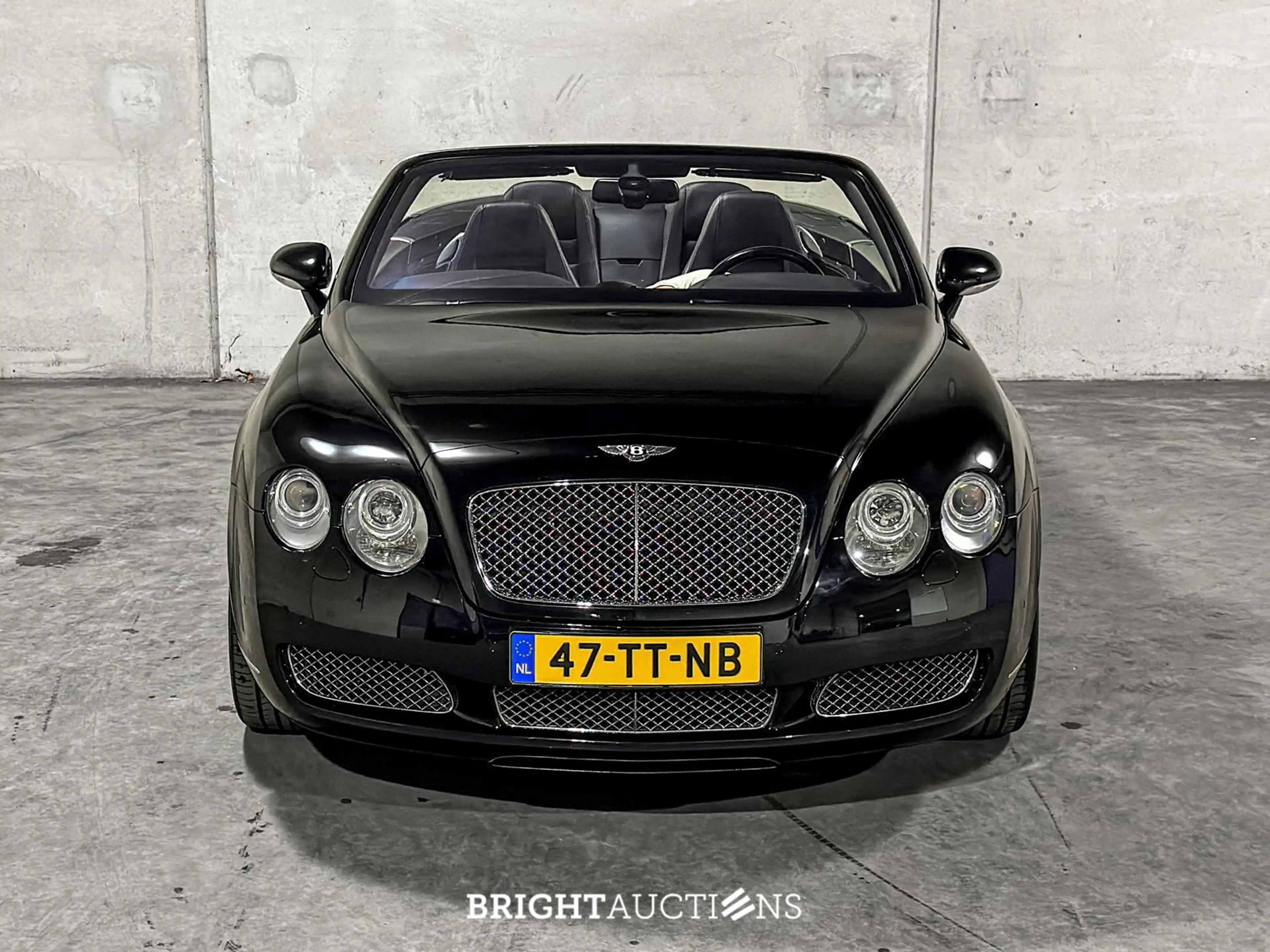Bentley Continental GTC 6.0 W12 — photo 8