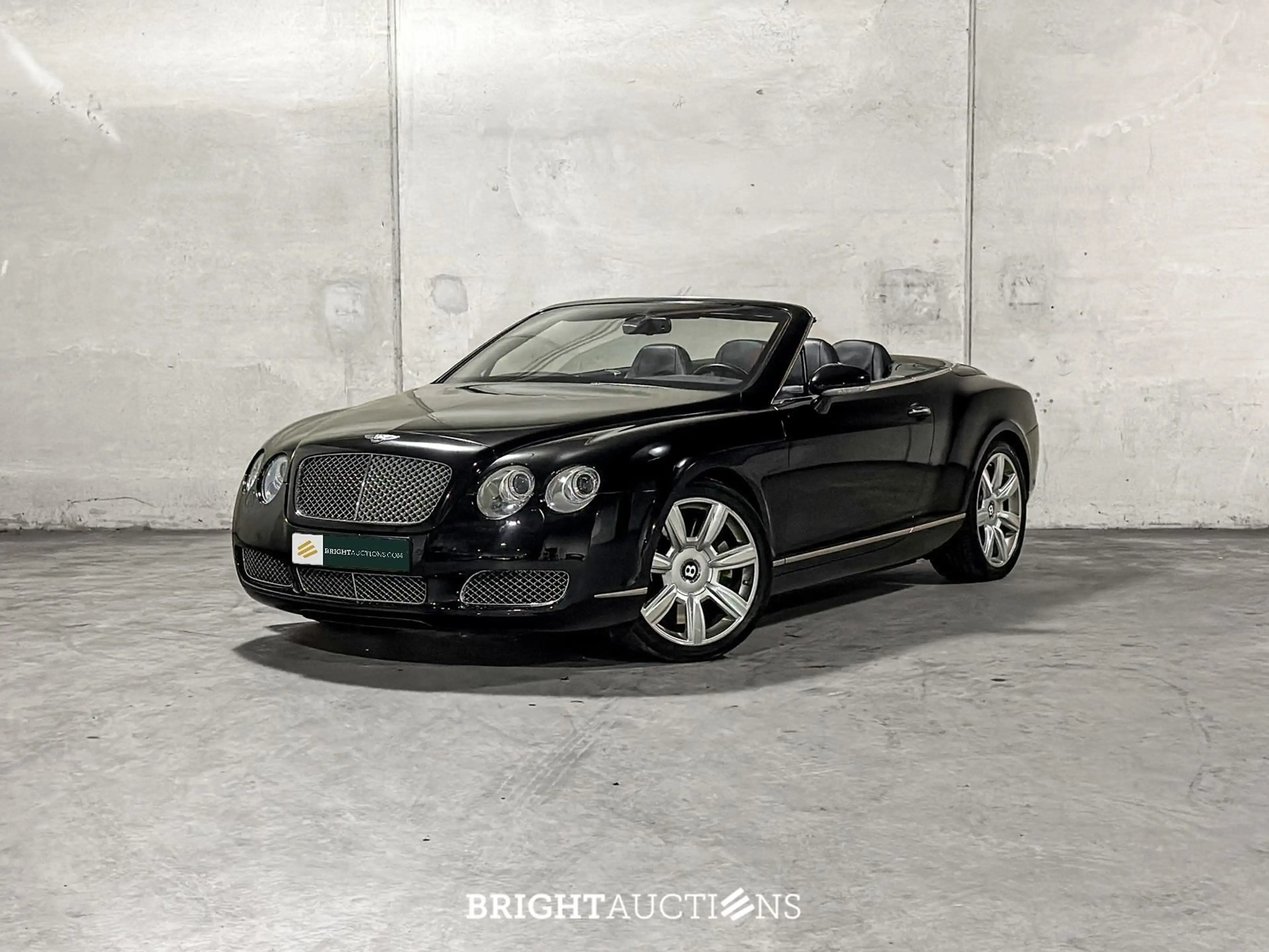 Bentley Continental GTC 6.0 W12 — photo 4