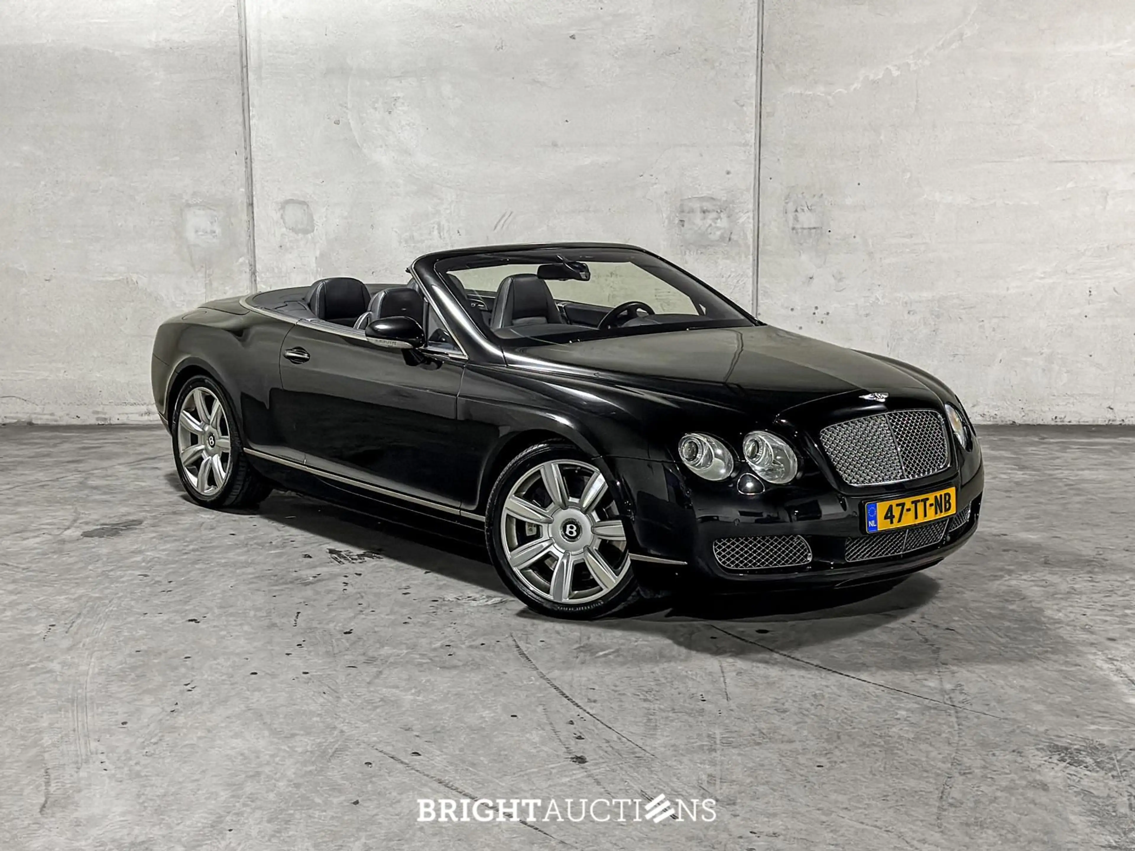 Bentley Continental GTC 6.0 W12 — photo 12