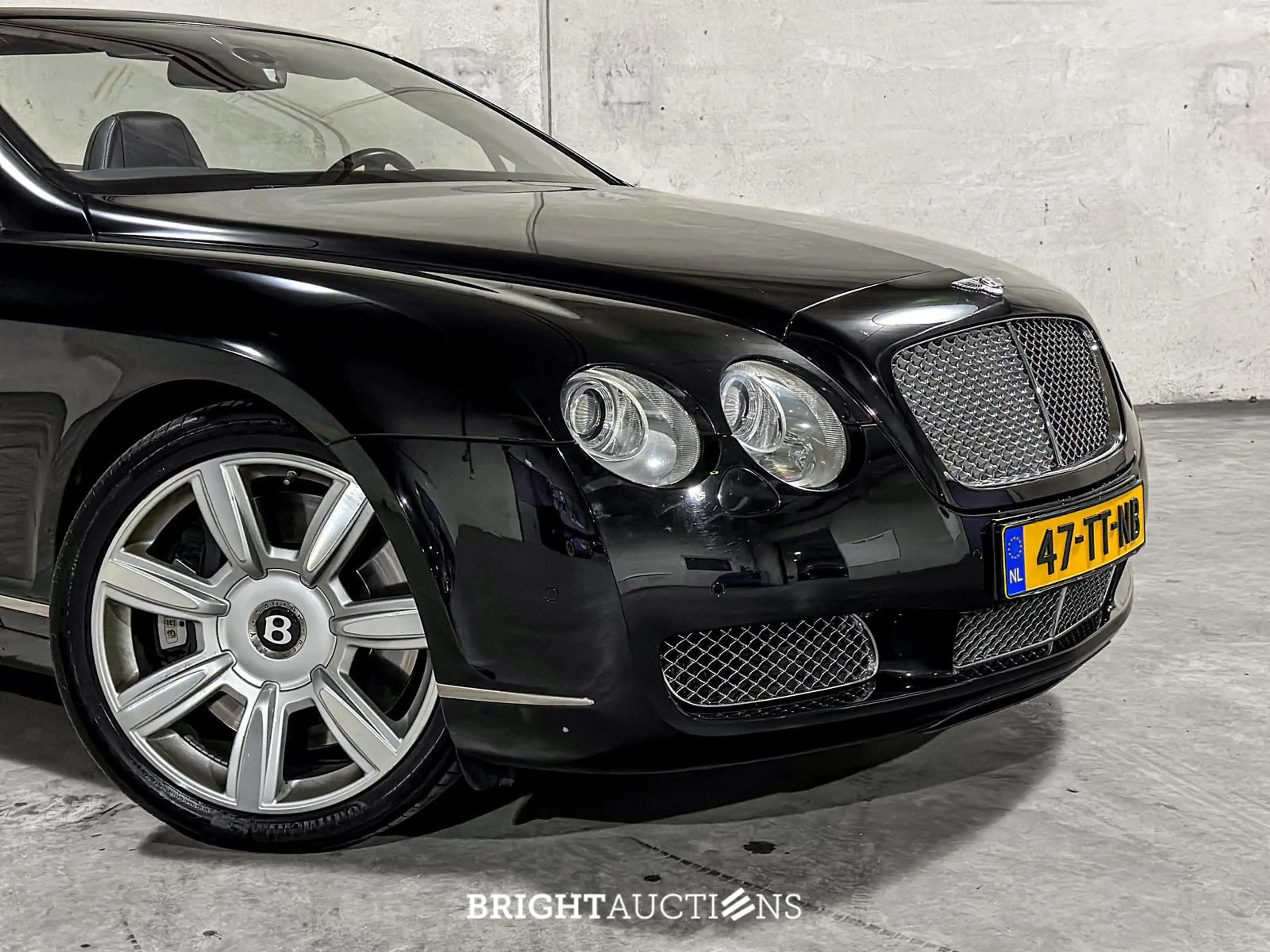 Bentley Continental GTC 6.0 W12 — photo 15