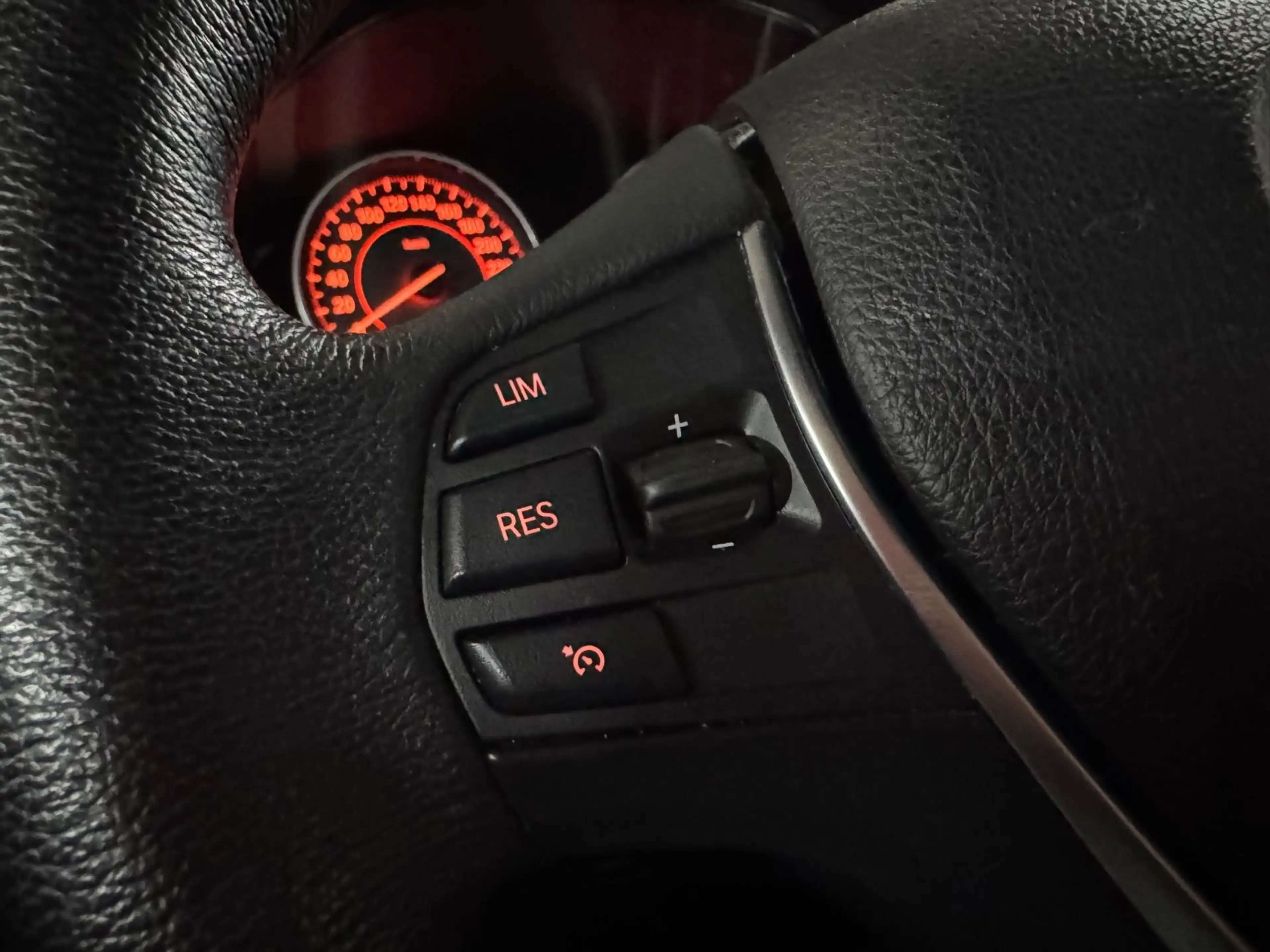 BMW 320 iA Lim. |SportLine|NaviProf|LED|Leder|LCI| — photo 15