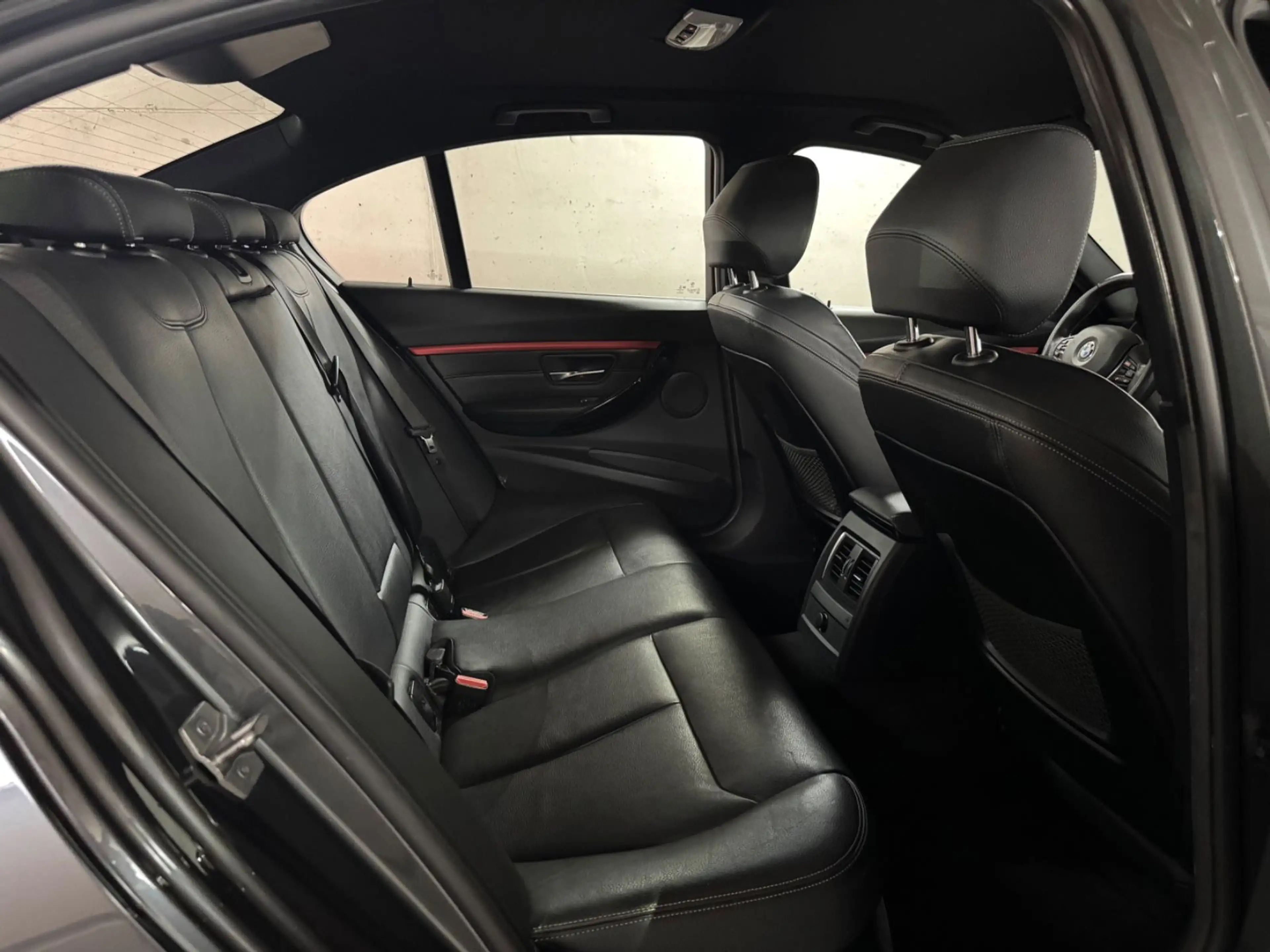 BMW 320 iA Lim. |SportLine|NaviProf|LED|Leder|LCI| — photo 12