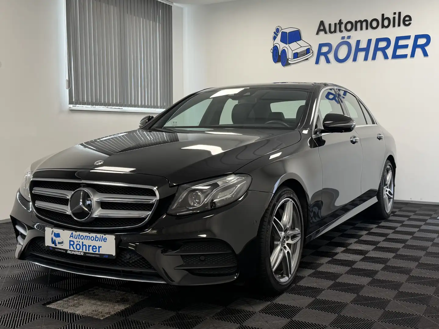 Mercedes-Benz E 400 4Matic AMG-Line Wide MB-LED 360G Distr.+ Negro - 1