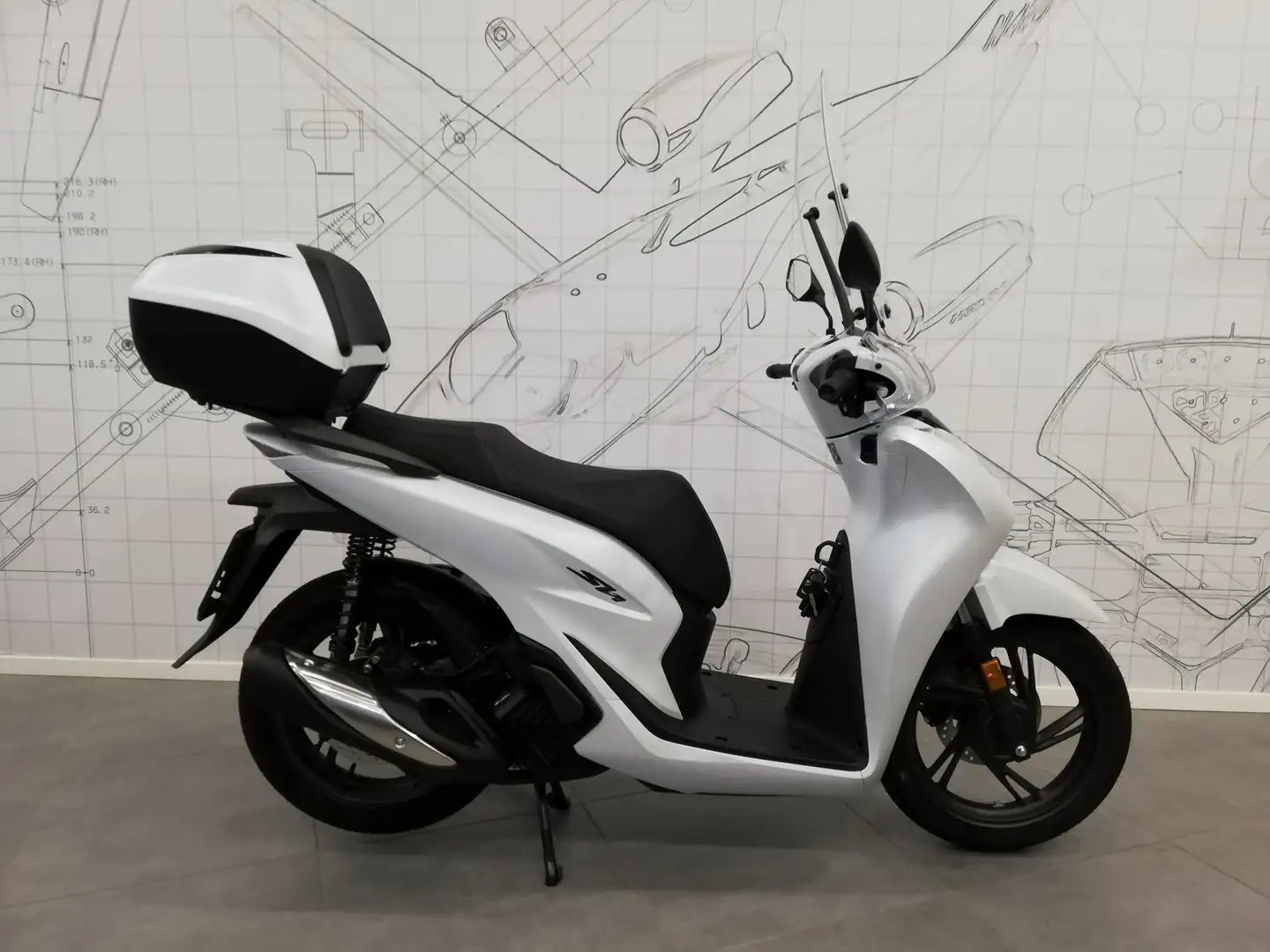 Honda SH 125 ABS MATTE PEARL COOL WHITE - 1