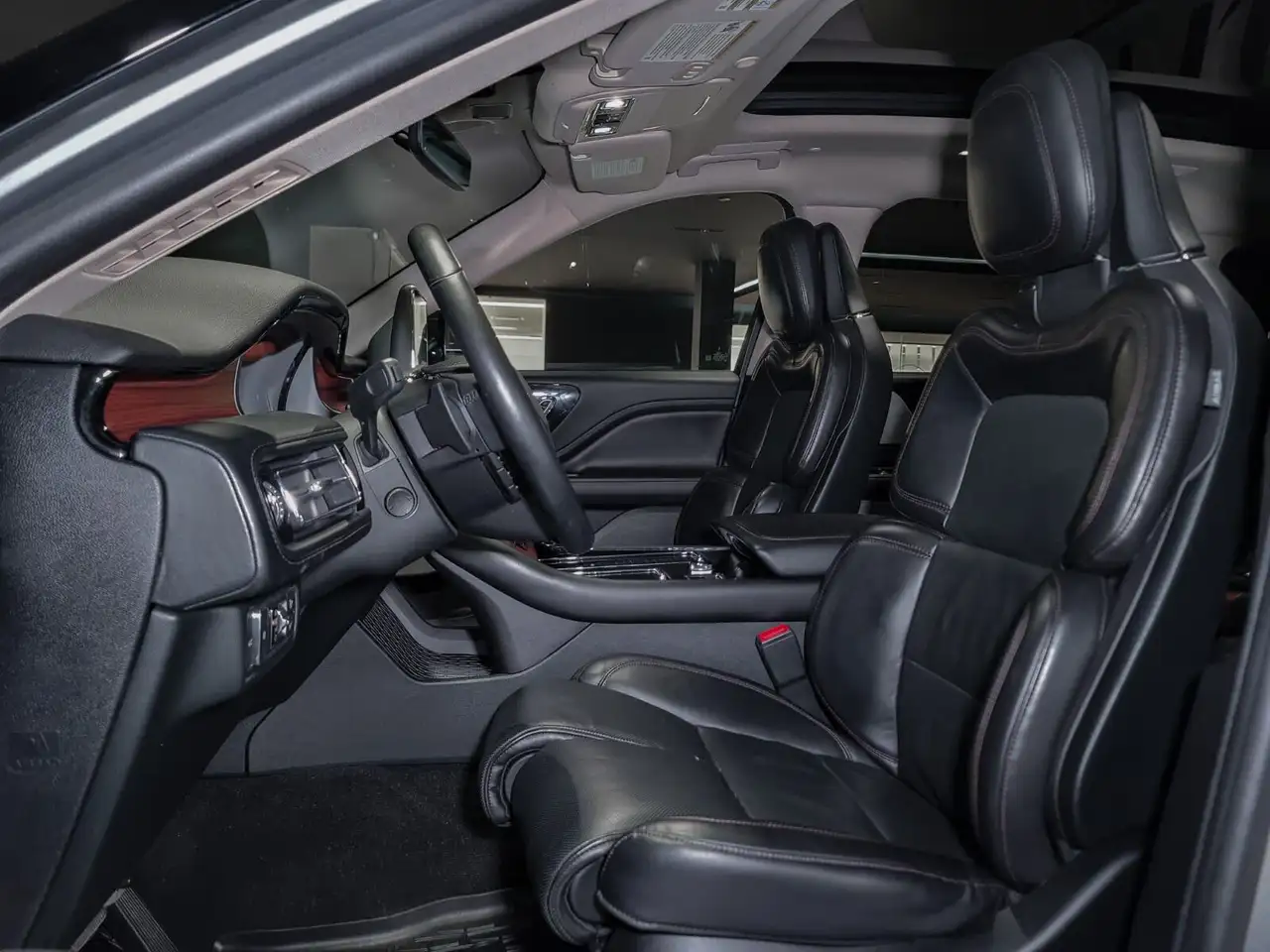 Lincoln Aviator снимка Lincoln Aviator
