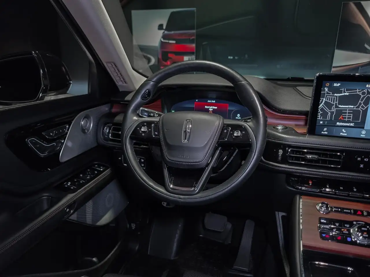 Lincoln Aviator снимка Lincoln Aviator