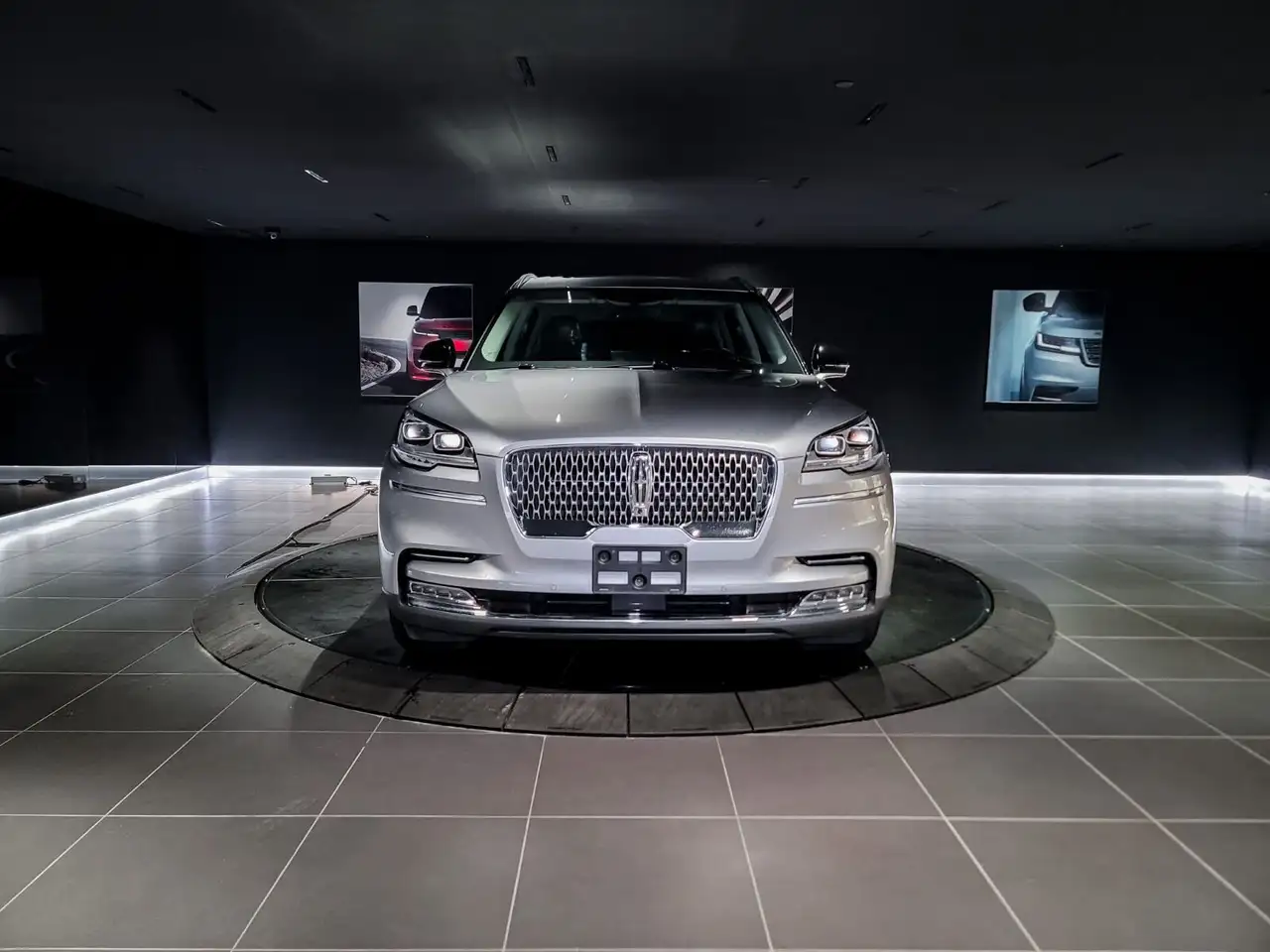 Lincoln Aviator снимка Lincoln Aviator