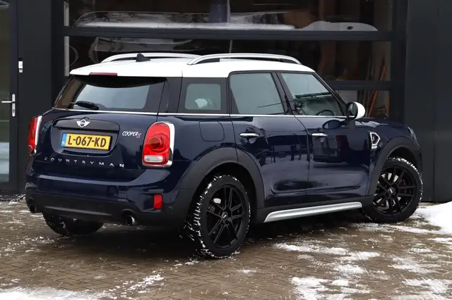 Mini Countryman view 2