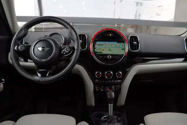 Mini Countryman view 8
