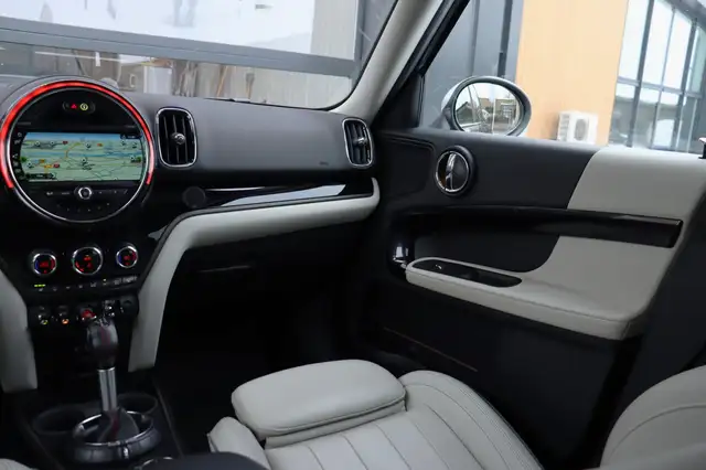 Mini Countryman view 18