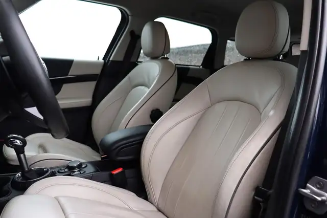 Mini Countryman view 4