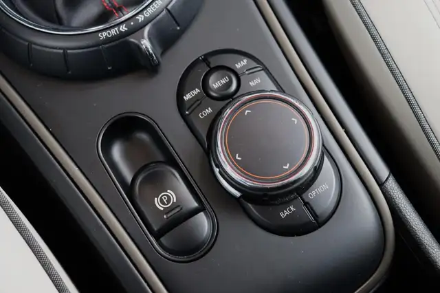 Mini Countryman view 20