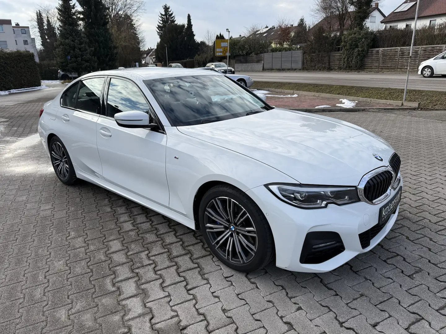 BMW 330 330d M Sport neuer Motor 02/2024 bei 147 tkm Weiß - 2