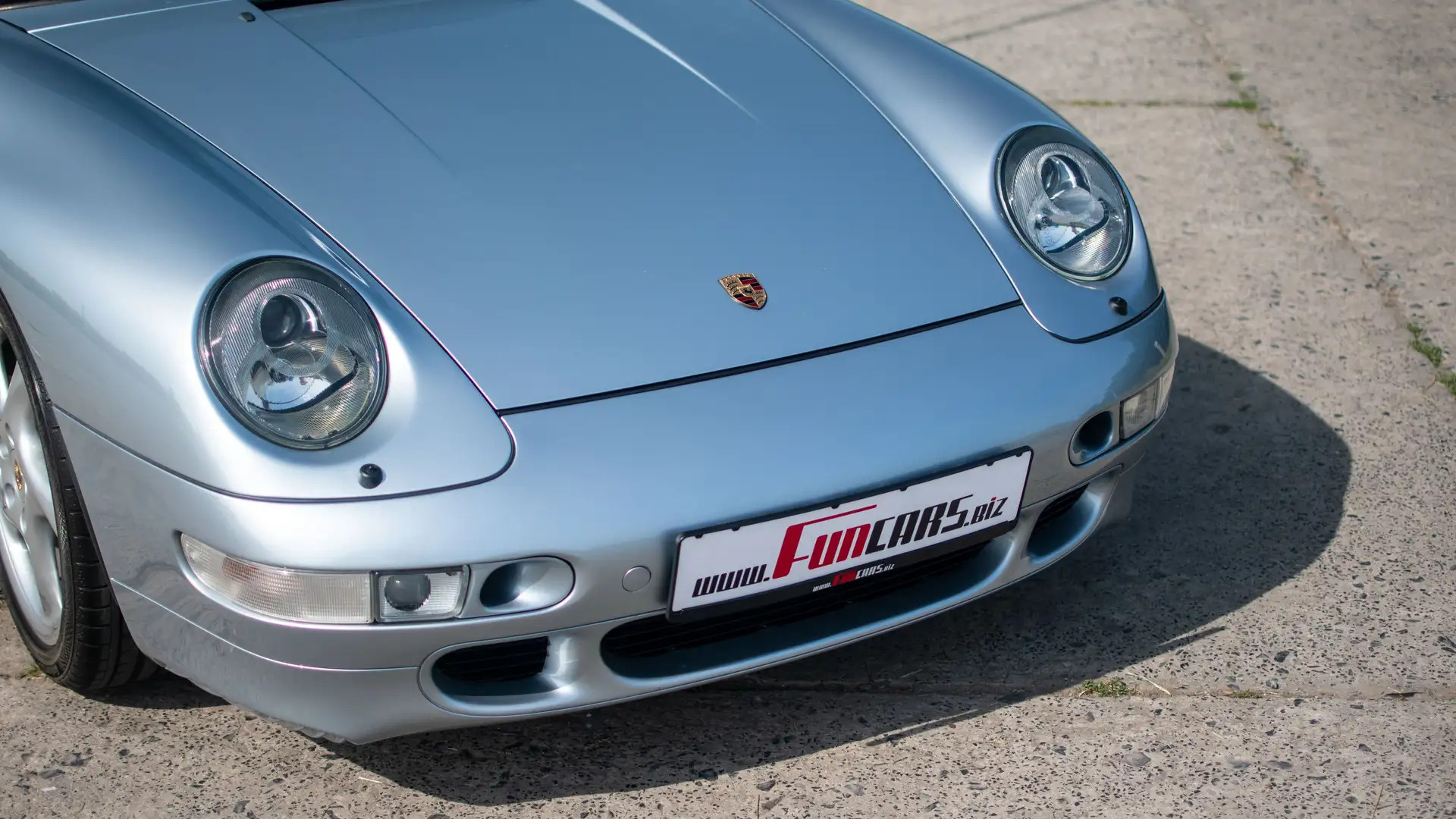 Porsche 993 Carrera 2 | LOW MILEAGE | 030 | 220 Zilver - 2