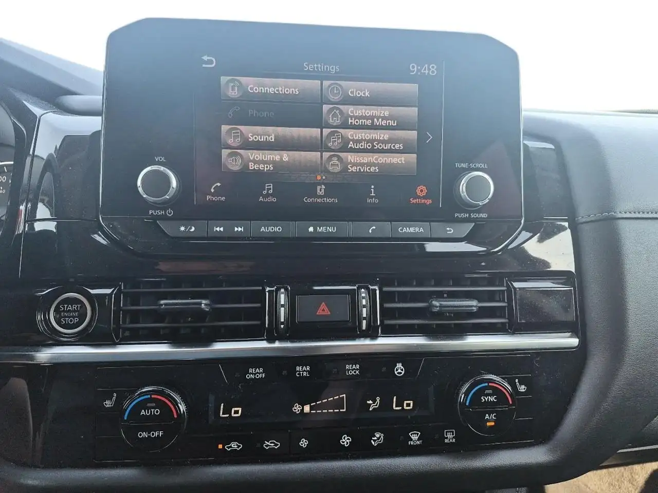 Nissan Pathfinder photo Nissan Pathfinder