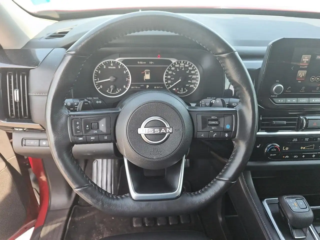 Nissan Pathfinder photo Nissan Pathfinder