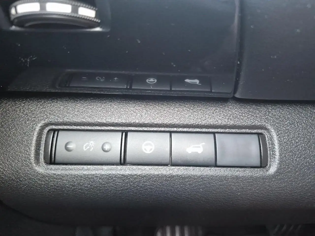 Nissan Pathfinder photo Nissan Pathfinder