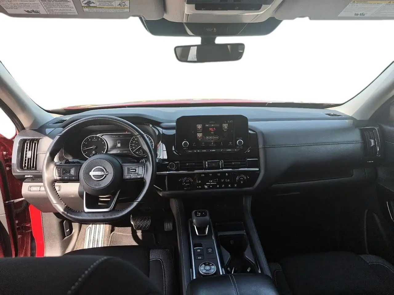 Nissan Pathfinder photo Nissan Pathfinder