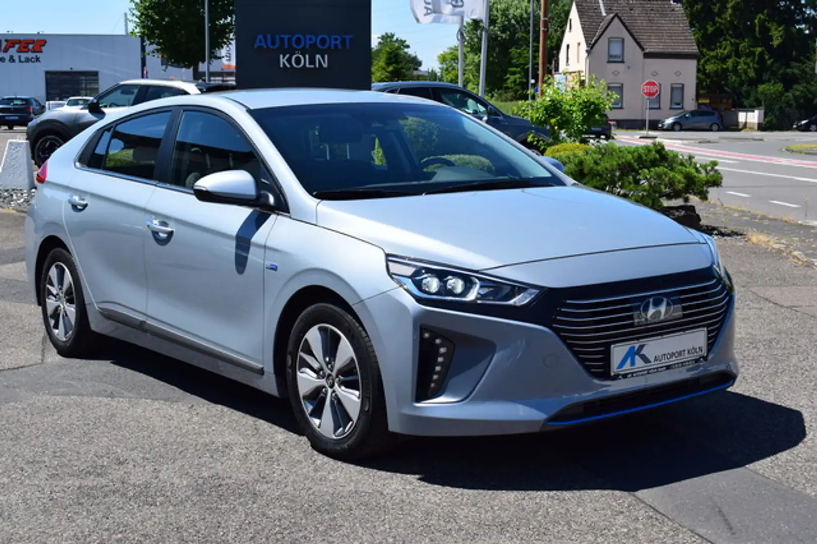 Hyundai IONIQ Style Plug-In Hybrid*Navi*Xenon*ACC* Серый - 1