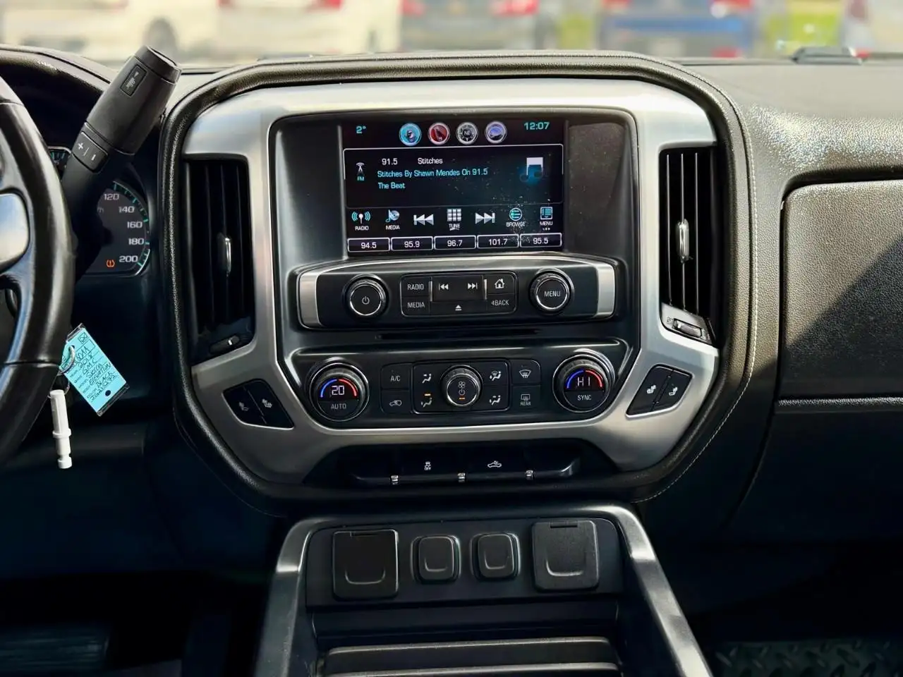 GMC Sierra 1500 снимка GMC Sierra 1500