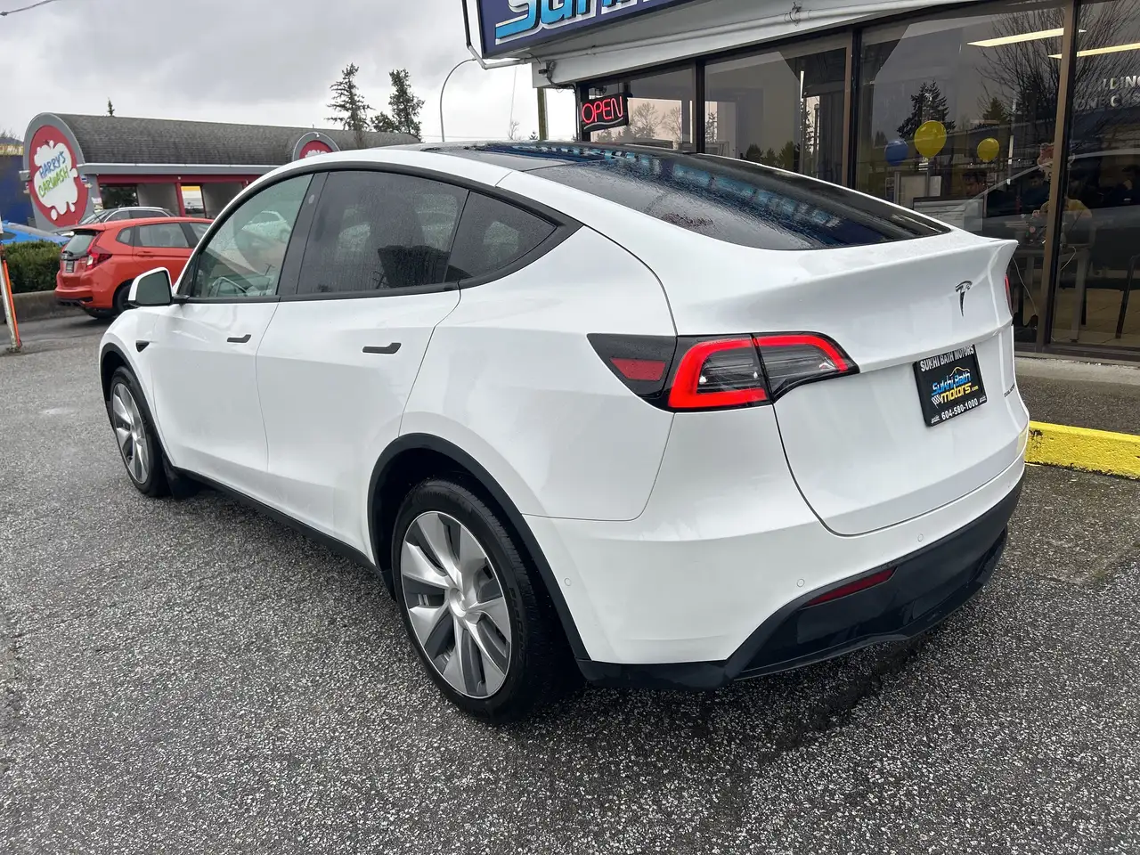Tesla Model Y снимка Tesla Model Y