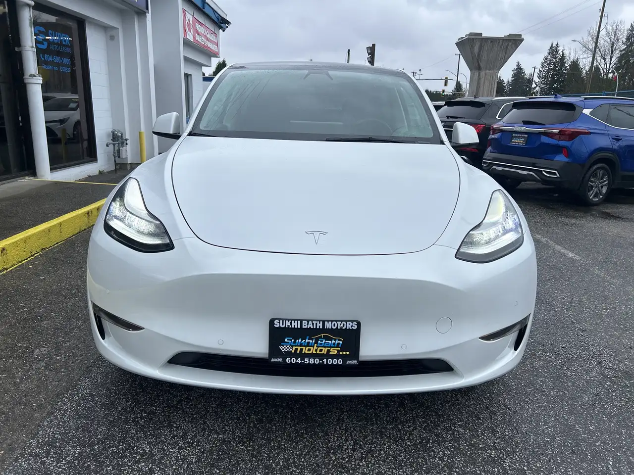 Tesla Model Y снимка Tesla Model Y