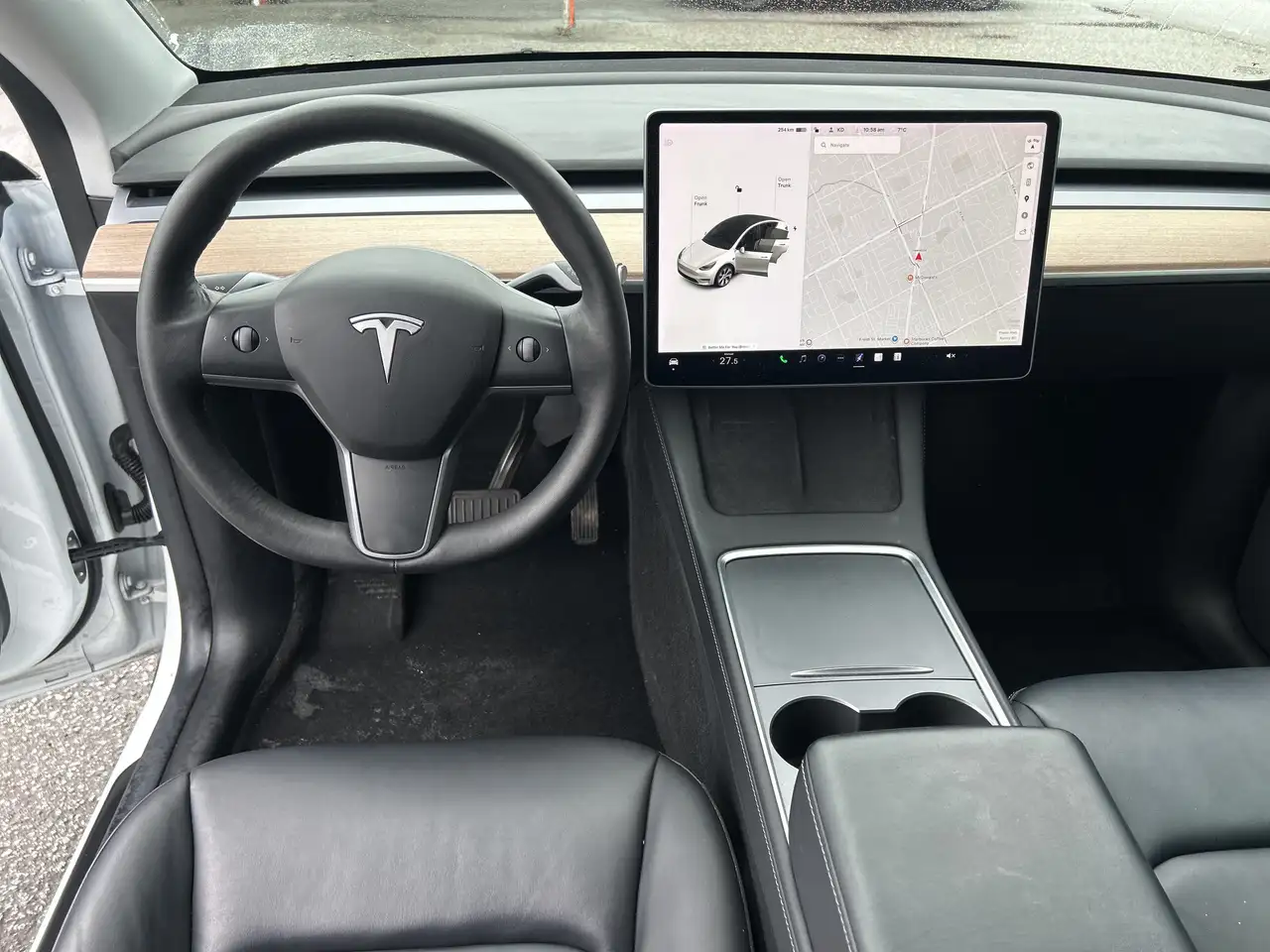 Tesla Model Y снимка Tesla Model Y
